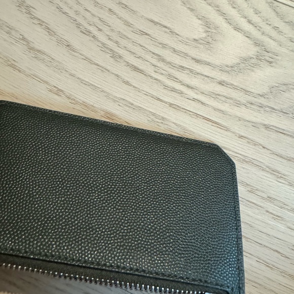 Authentic YSL card holder in excellent  condition - Picture 3 of 9
